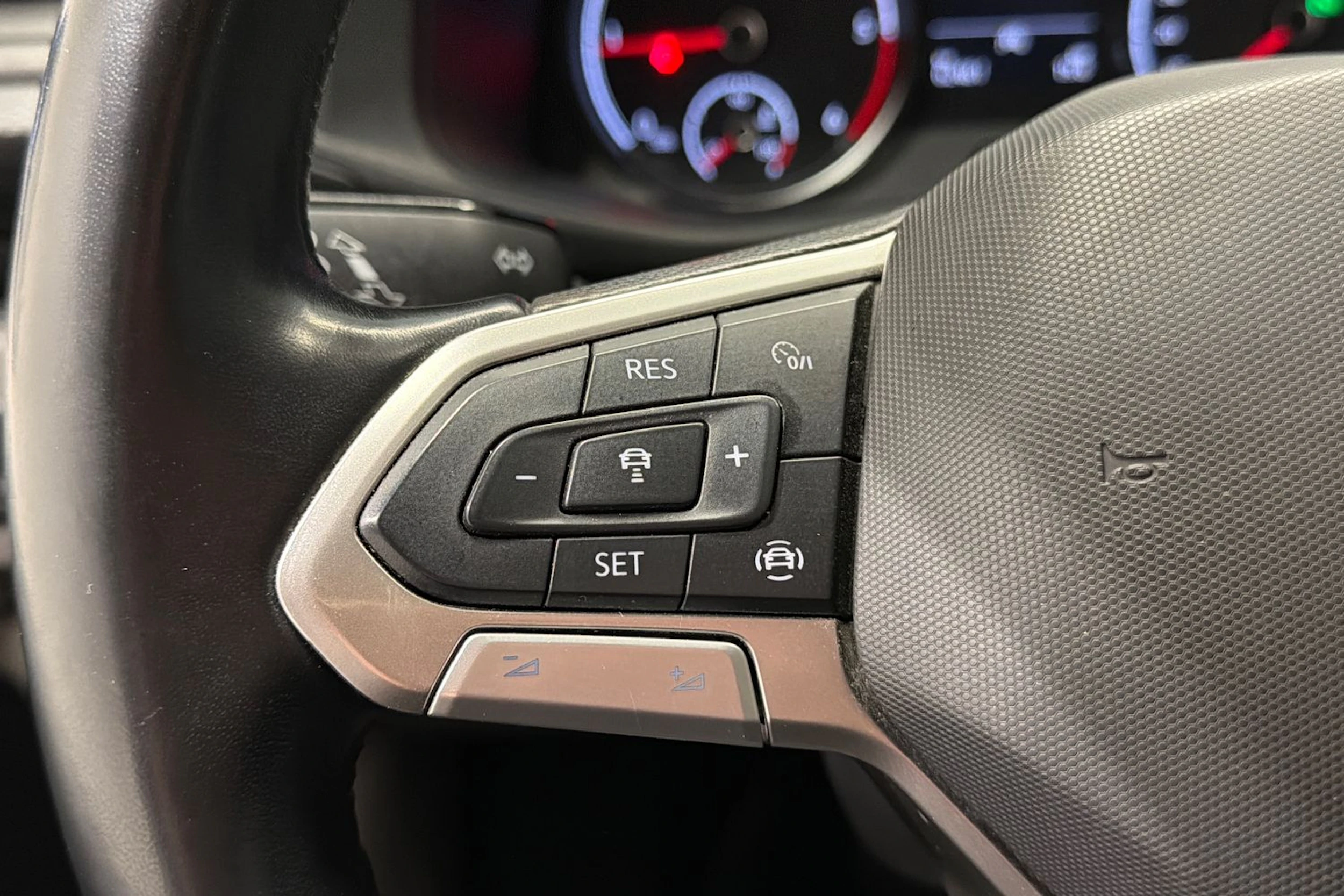 sininen Volkswagen Transporter 2022 kuva 17.