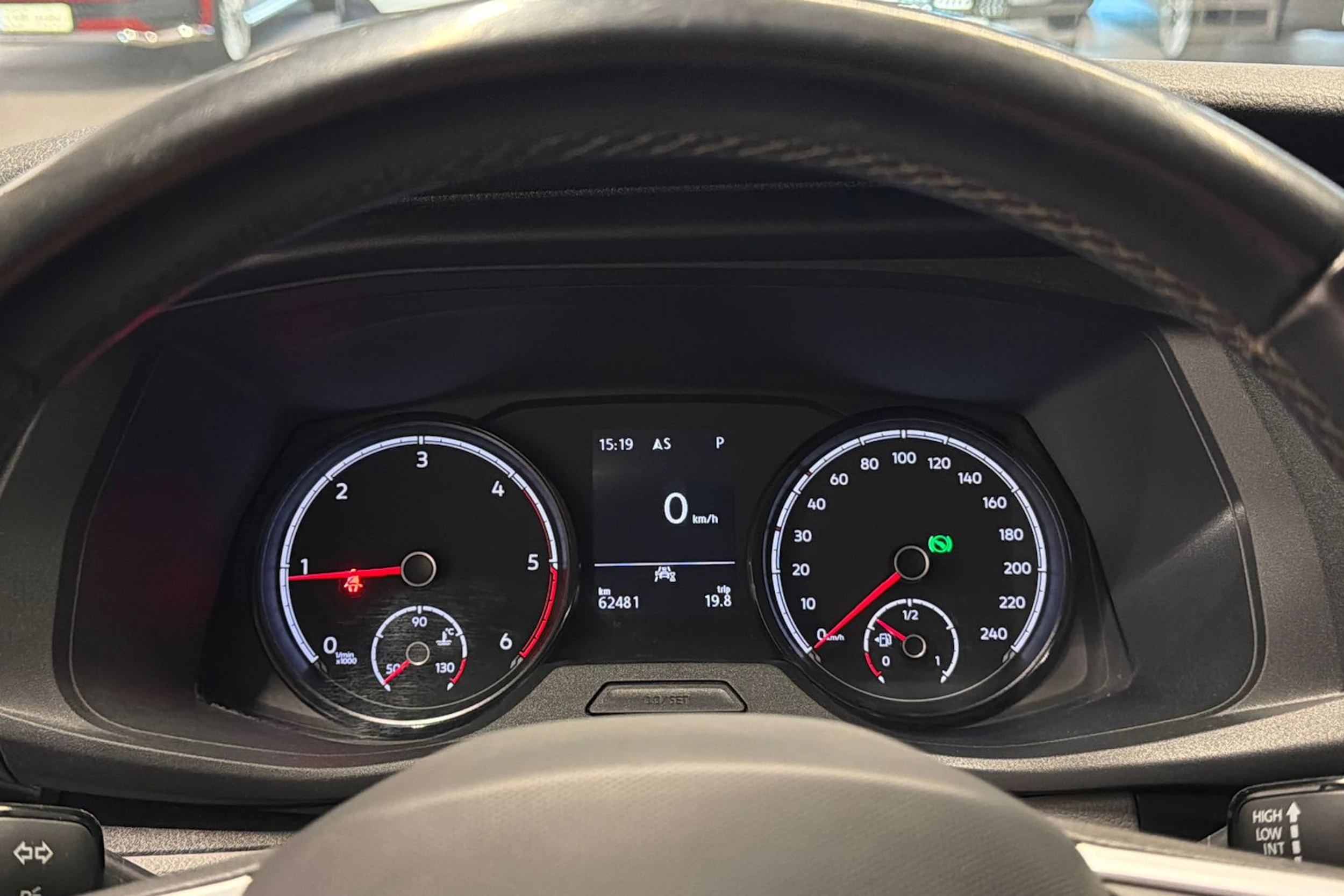 sininen Volkswagen Transporter 2022 kuva 19.