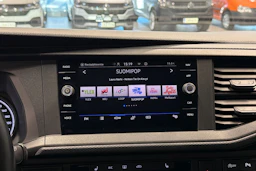 sininen Volkswagen Transporter 2022 kuva 20.