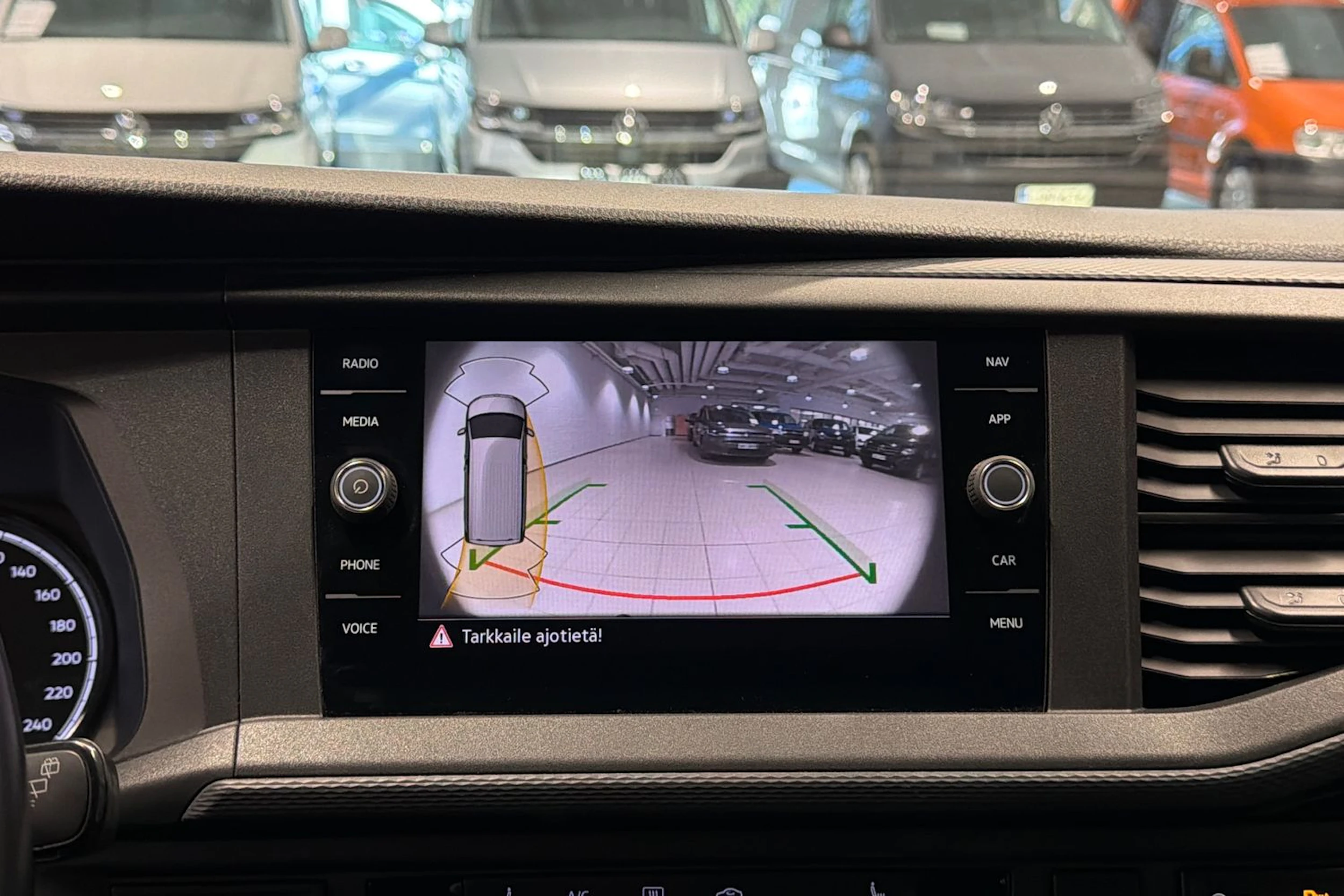 sininen Volkswagen Transporter 2022 kuva 21.