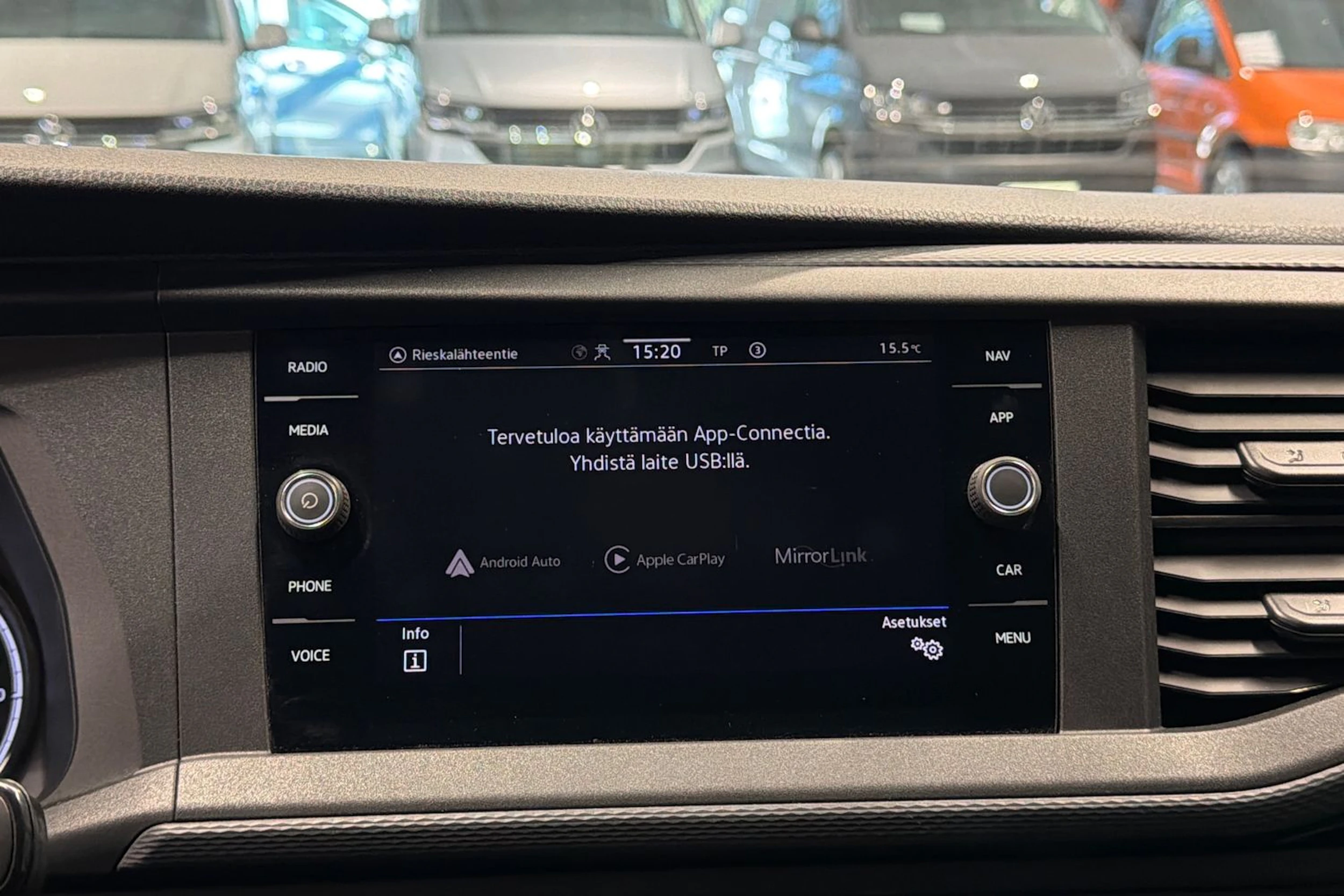 sininen Volkswagen Transporter 2022 kuva 22.