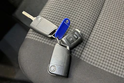 sininen Volkswagen Transporter 2022 kuva 25.