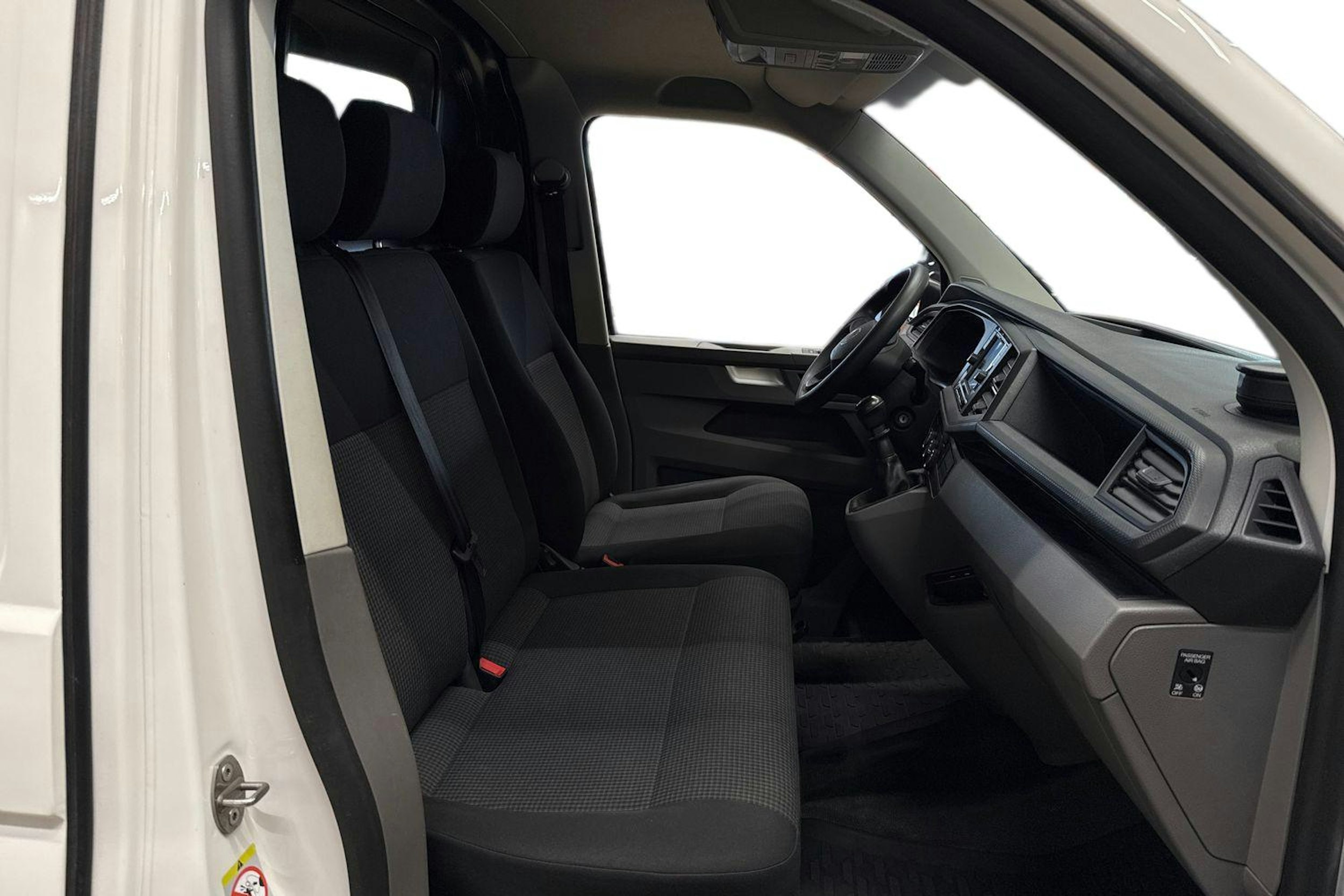 valkoinen Volkswagen Transporter 2022 kuva 8.