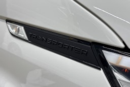 valkoinen Volkswagen Transporter 2022 kuva 25.