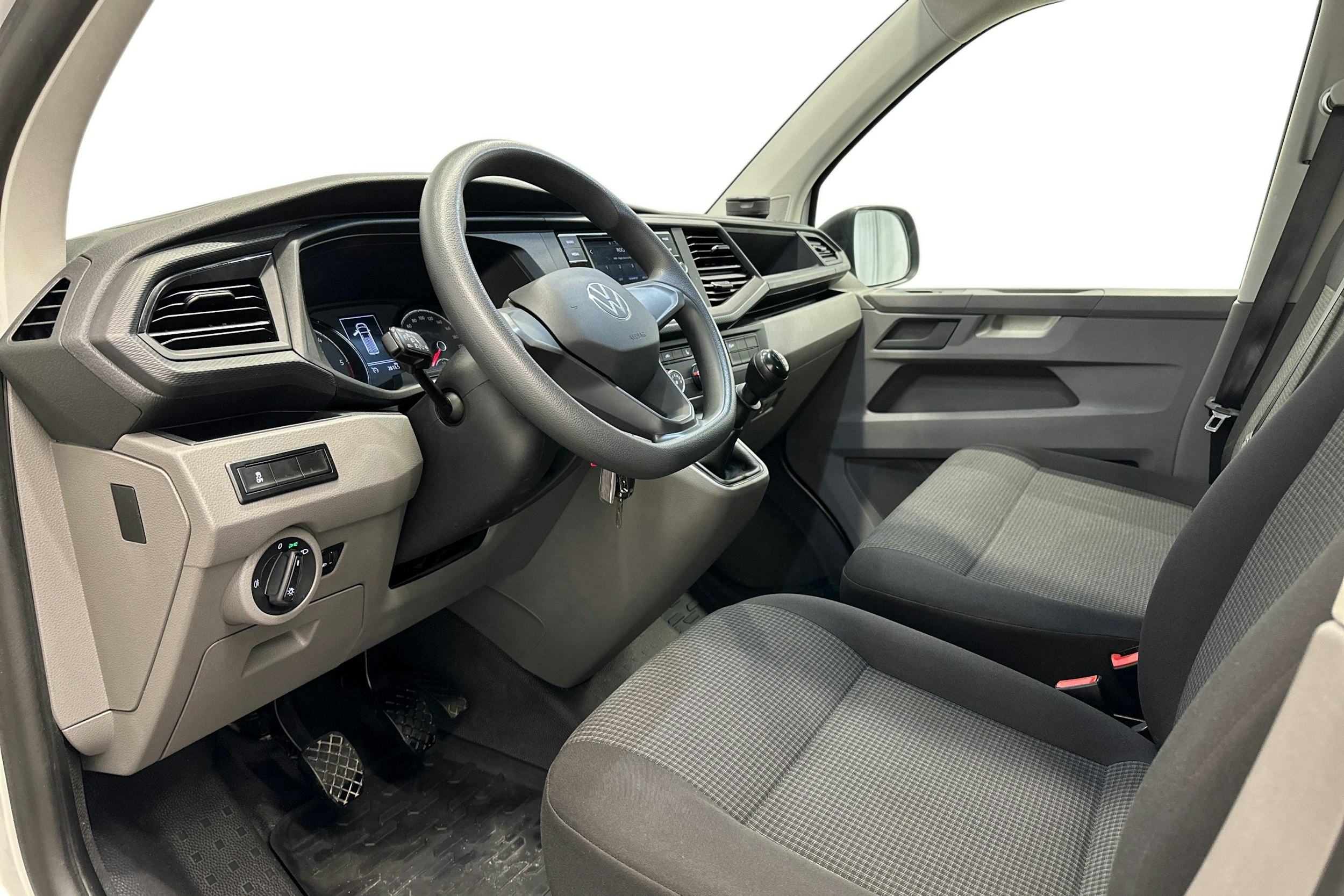 valkoinen Volkswagen Transporter 2022 kuva 6.