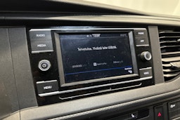 valkoinen Volkswagen Transporter 2022 kuva 13.