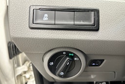 valkoinen Volkswagen Transporter 2022 kuva 15.