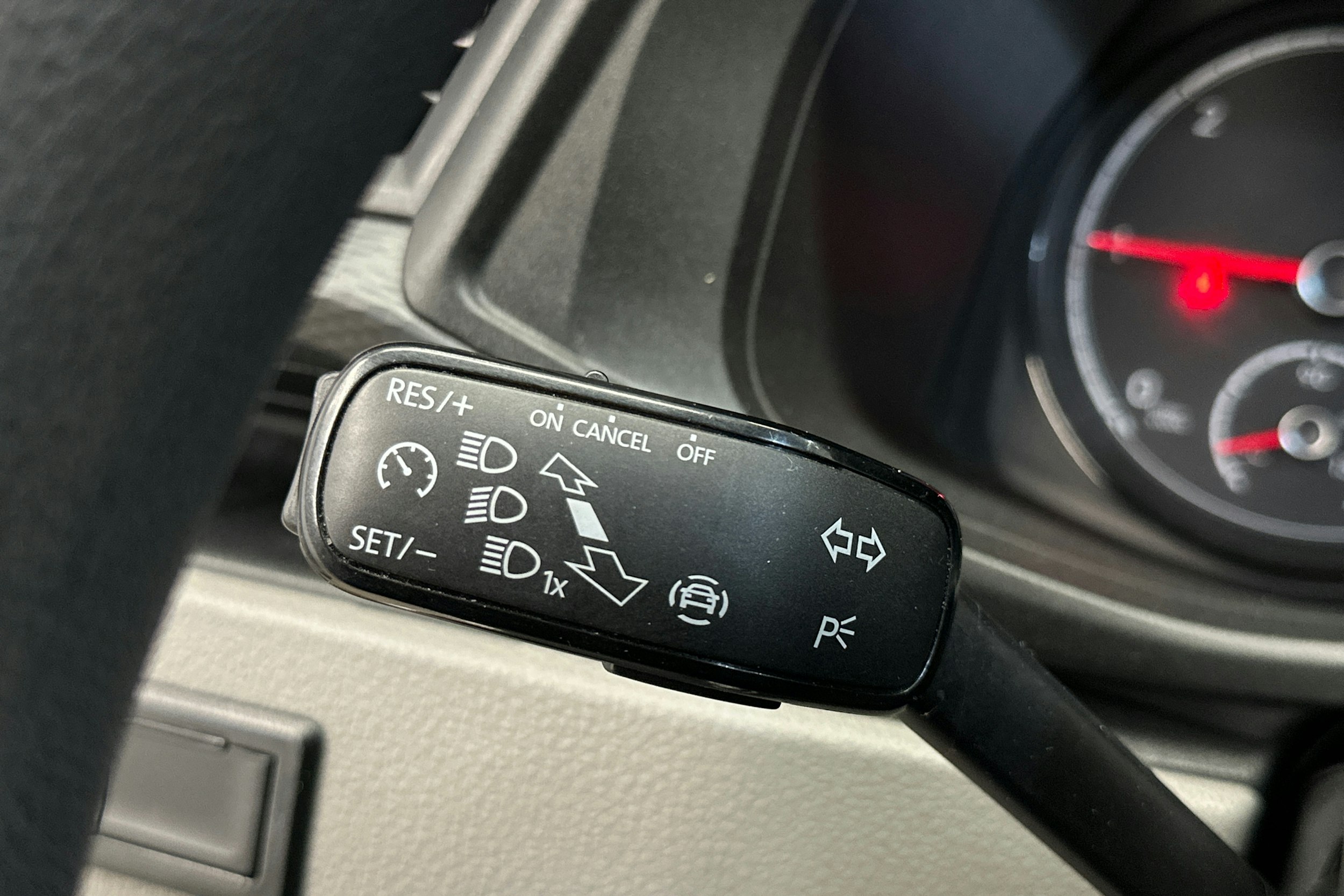 valkoinen Volkswagen Transporter 2022 kuva 17.
