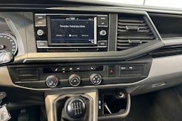 Punainen Volkswagen TRANSPORTER 2022 kuva 16.