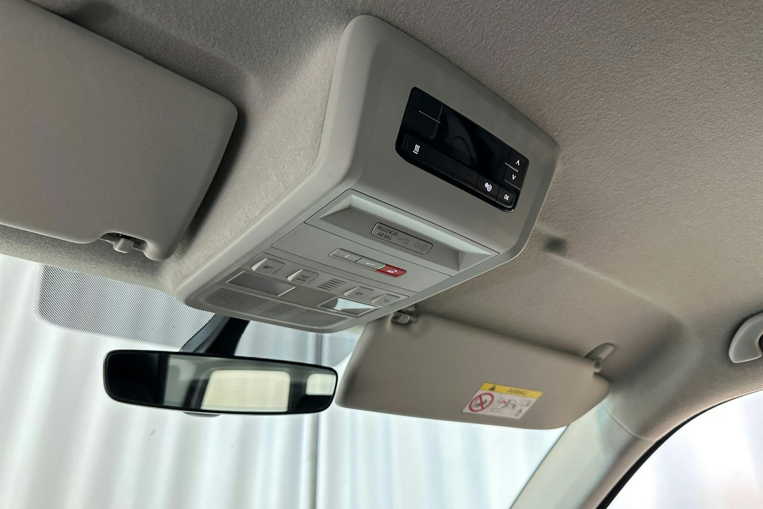 Punainen Volkswagen TRANSPORTER 2022 kuva 18.