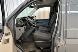 Punainen Volkswagen TRANSPORTER 2022 kuva 19.