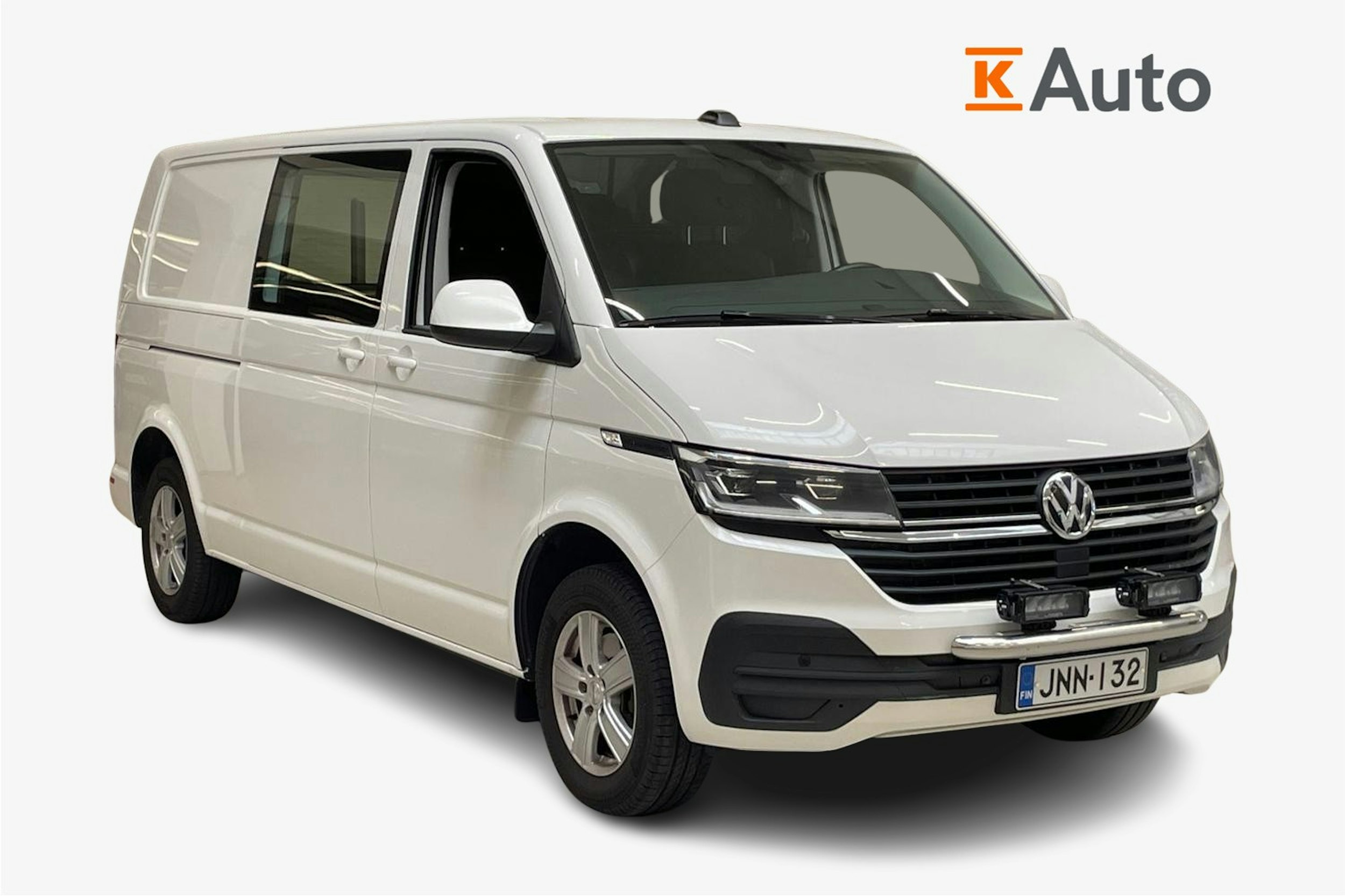 valkoinen Volkswagen Transporter 2022 kuva 1.