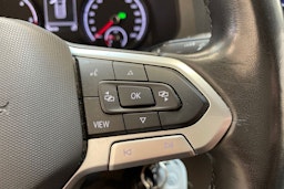 valkoinen Volkswagen Transporter 2022 kuva 17.