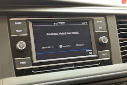 valkoinen Volkswagen Transporter 2022 kuva 21.
