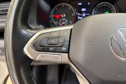 valkoinen Volkswagen Transporter 2022 kuva 18.