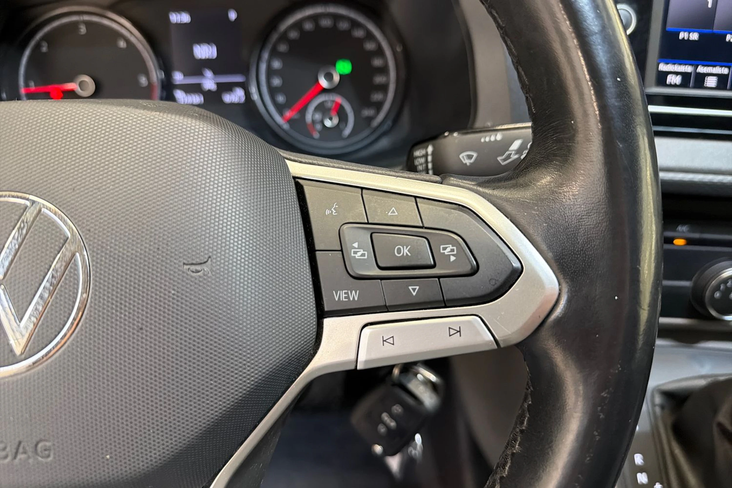 valkoinen Volkswagen Transporter 2022 kuva 19.