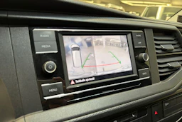 valkoinen Volkswagen Transporter 2022 kuva 21.