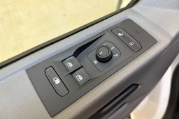 valkoinen Volkswagen Transporter 2022 kuva 26.