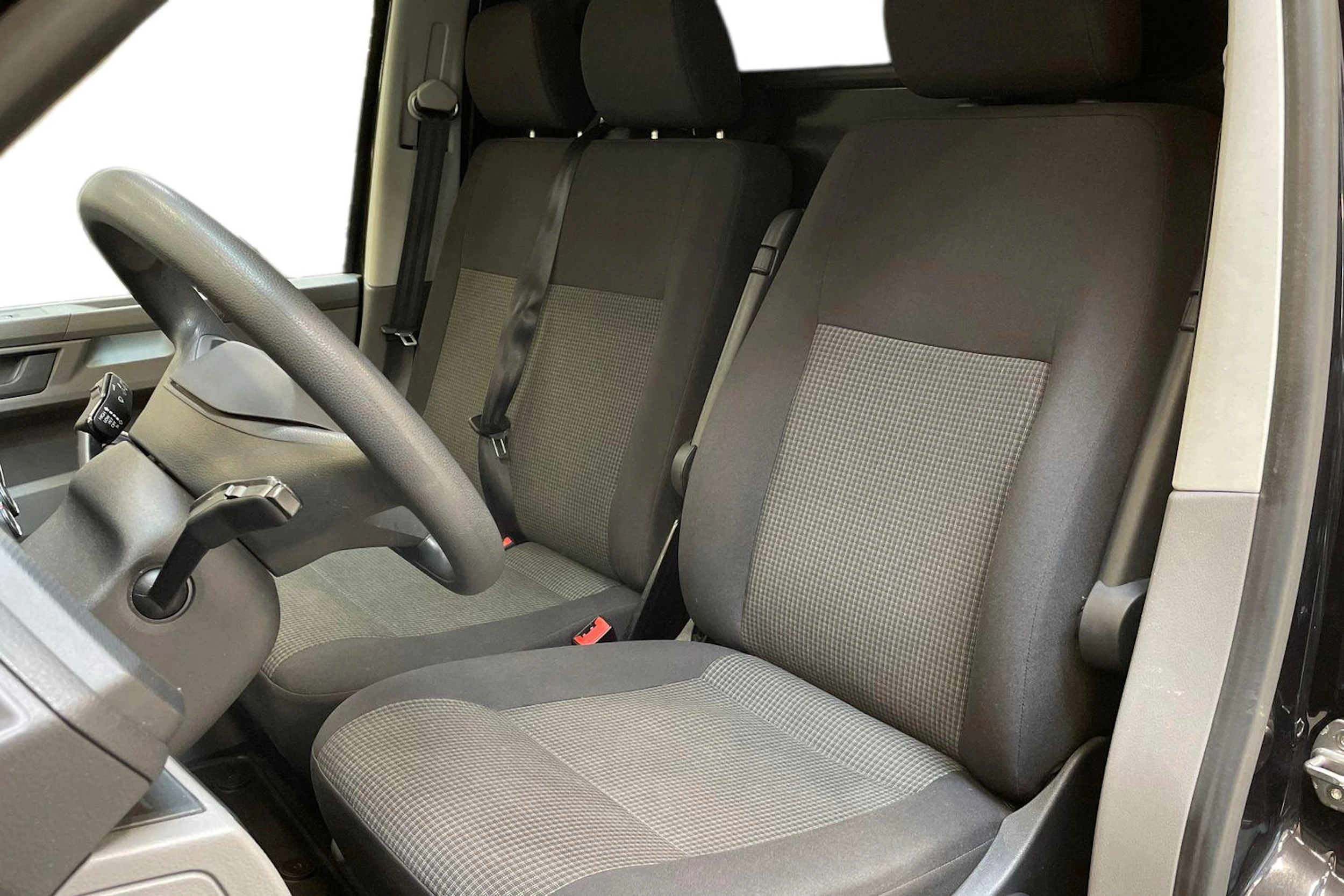 musta Volkswagen Transporter 2022 kuva 9.