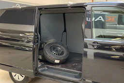 musta Volkswagen Transporter 2022 kuva 13.