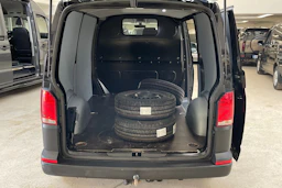 musta Volkswagen Transporter 2022 kuva 15.