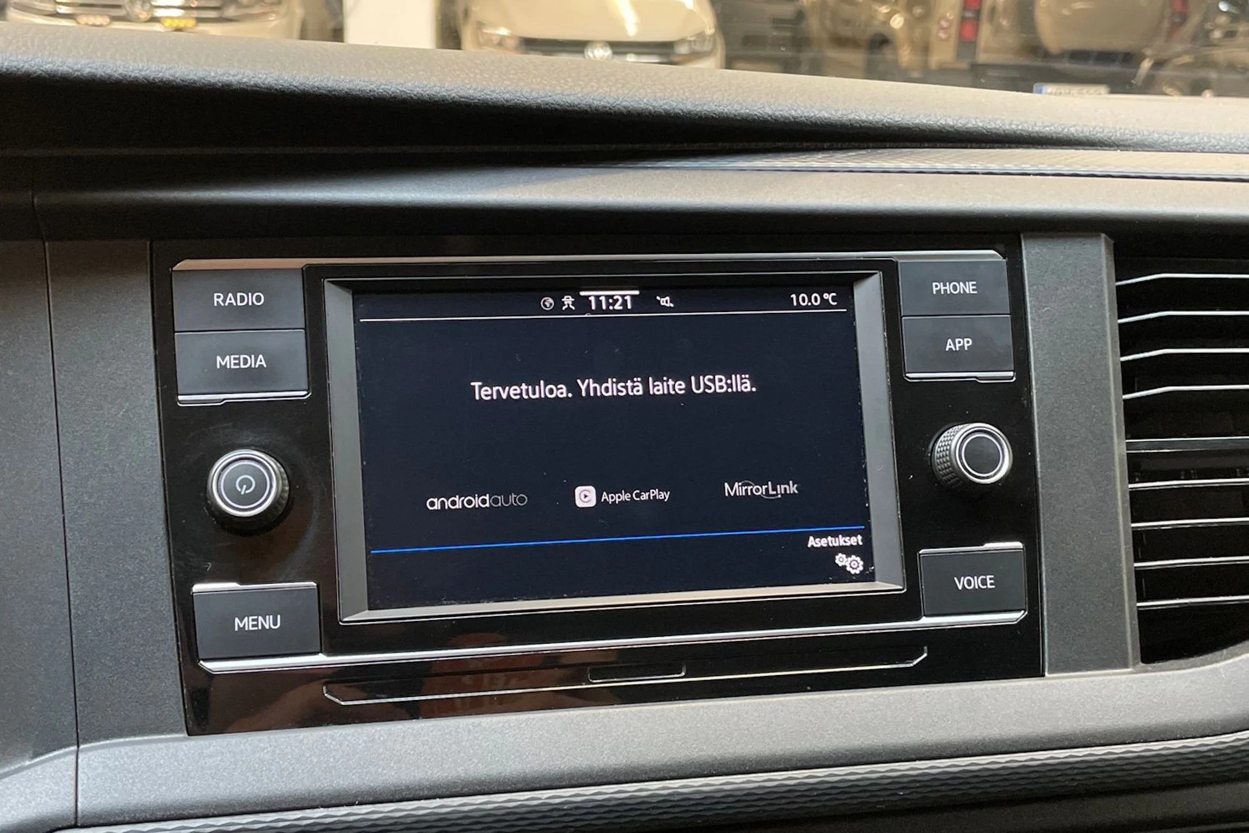 musta Volkswagen Transporter 2022 kuva 24.