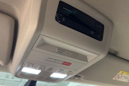 punainen Volkswagen Transporter 2022 kuva 21.