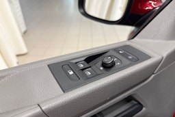 punainen Volkswagen Transporter 2022 kuva 22.