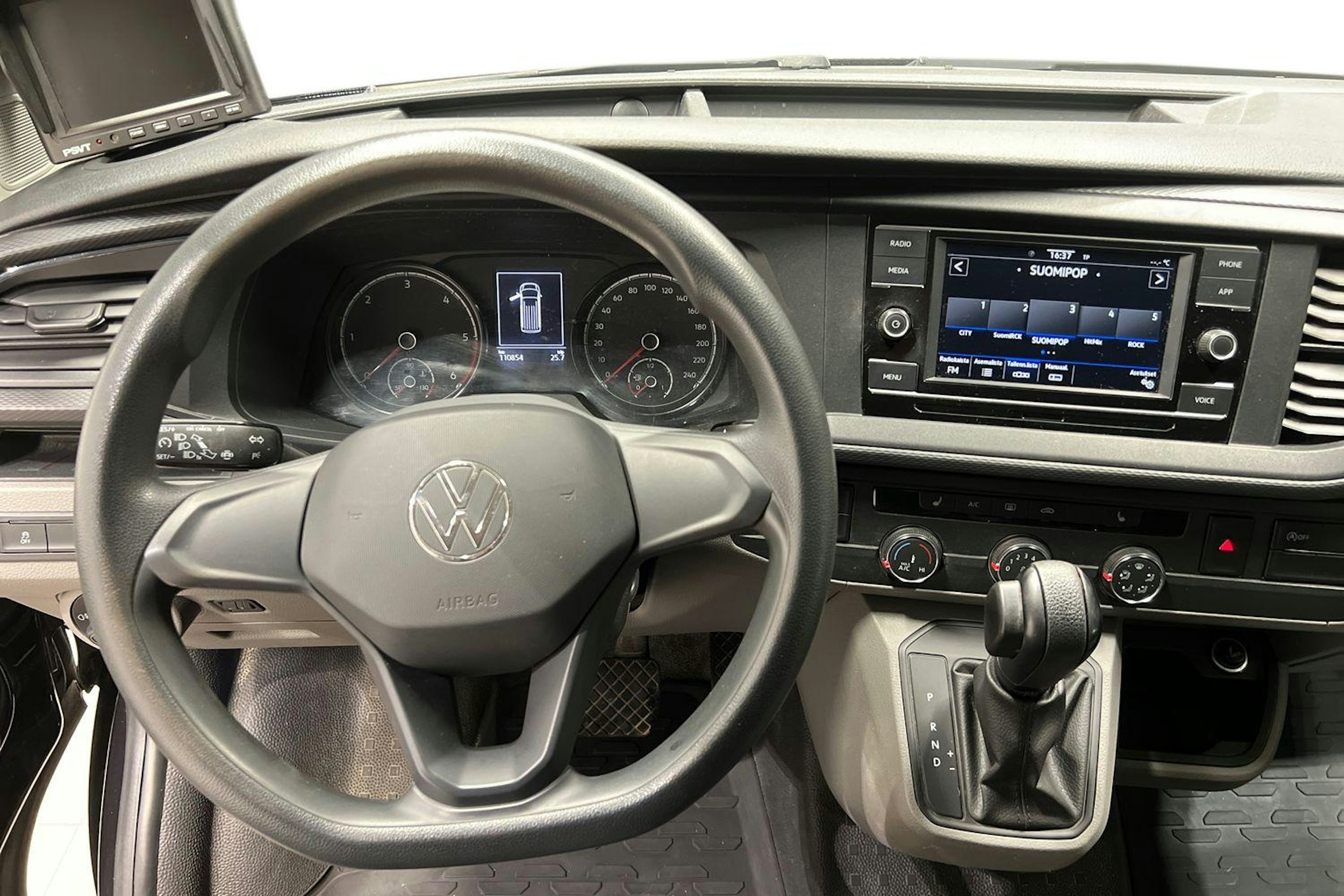 musta Volkswagen Transporter 2022 kuva 9.