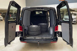 met. musta Volkswagen Transporter 2022 kuva 15.