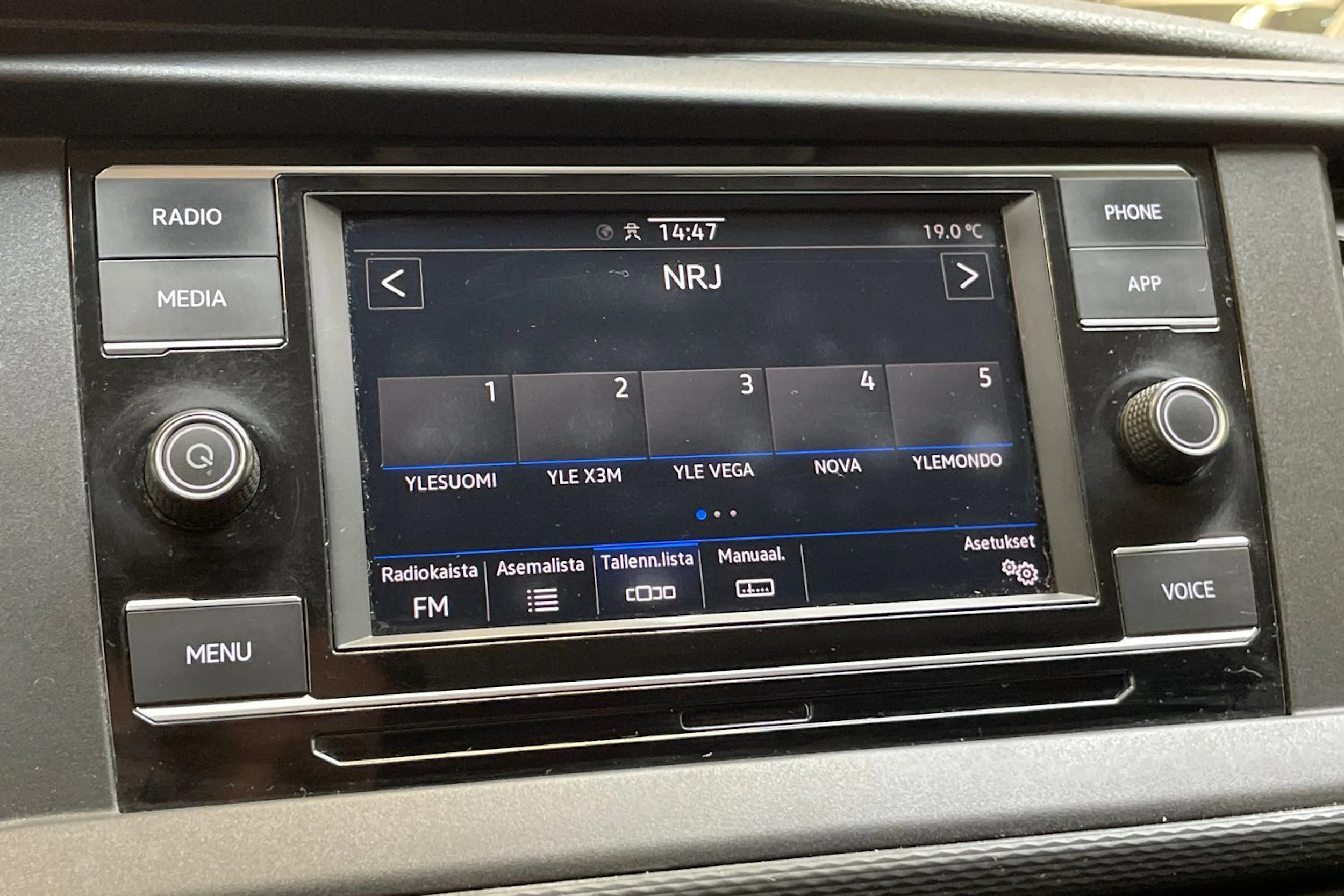 met. musta Volkswagen Transporter 2022 kuva 21.