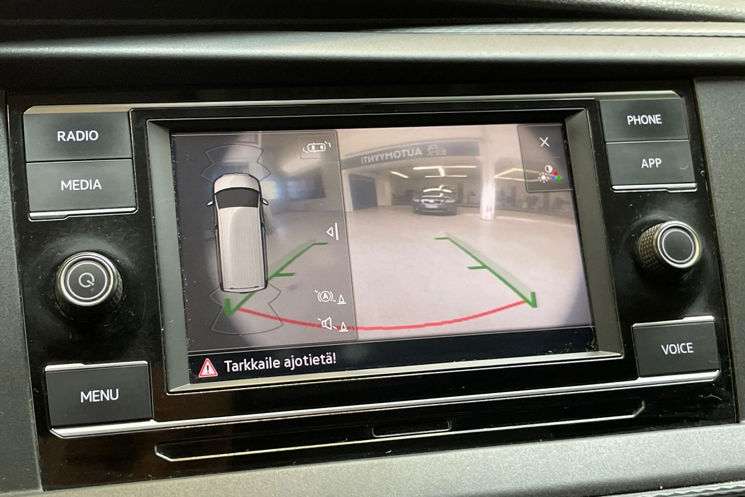 met. musta Volkswagen Transporter 2022 kuva 25.