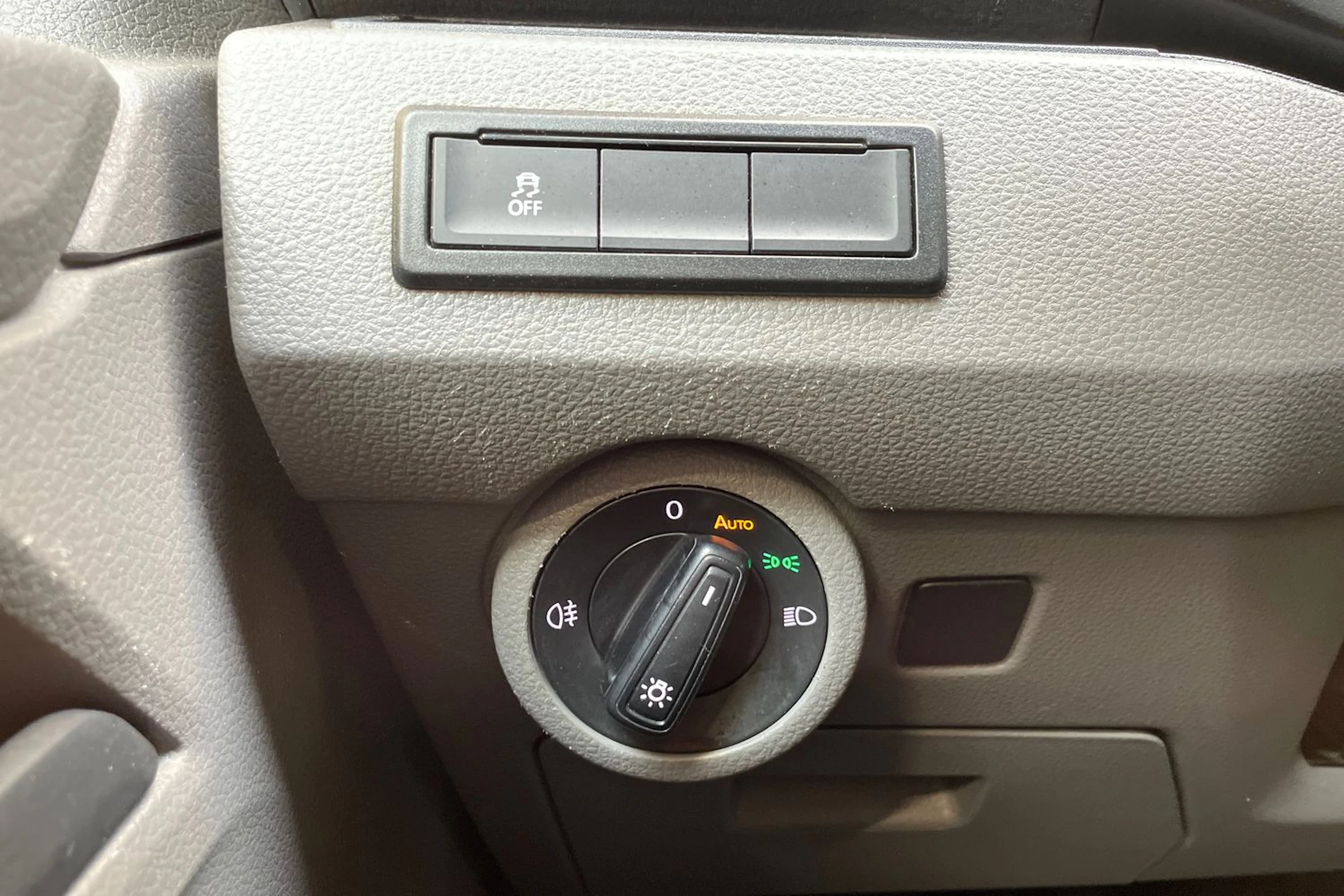 met. musta Volkswagen Transporter 2022 kuva 29.