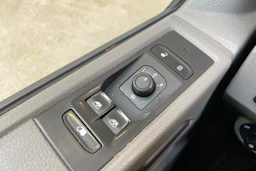 met. musta Volkswagen Transporter 2022 kuva 30.