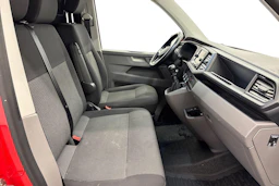 punainen Volkswagen Transporter 2022 kuva 11.
