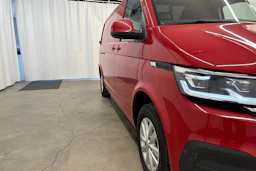 punainen Volkswagen Transporter 2022 kuva 16.
