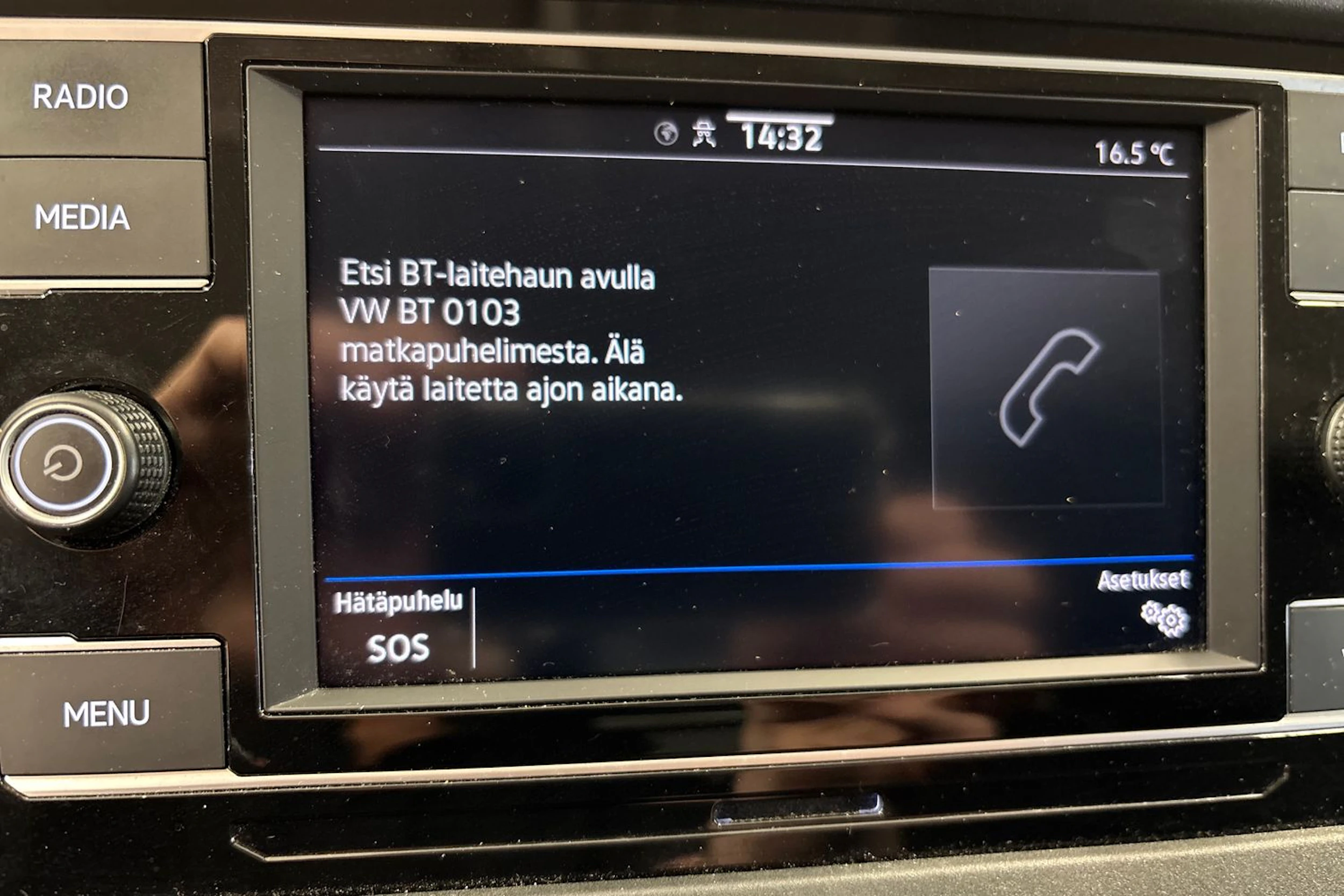 punainen Volkswagen Transporter 2022 kuva 24.