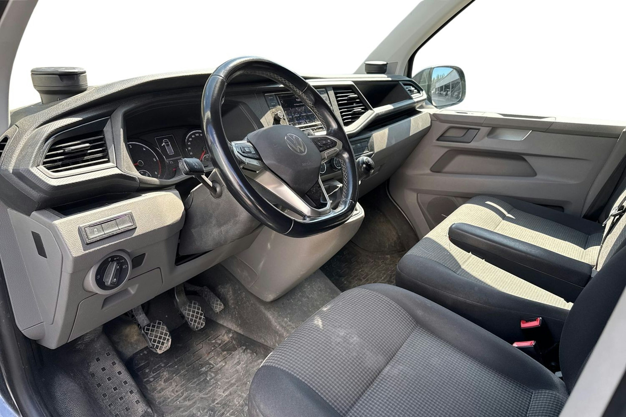 met. harmaa Volkswagen Transporter 2022 kuva 3.