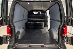 met. harmaa Volkswagen Transporter 2022 kuva 11.