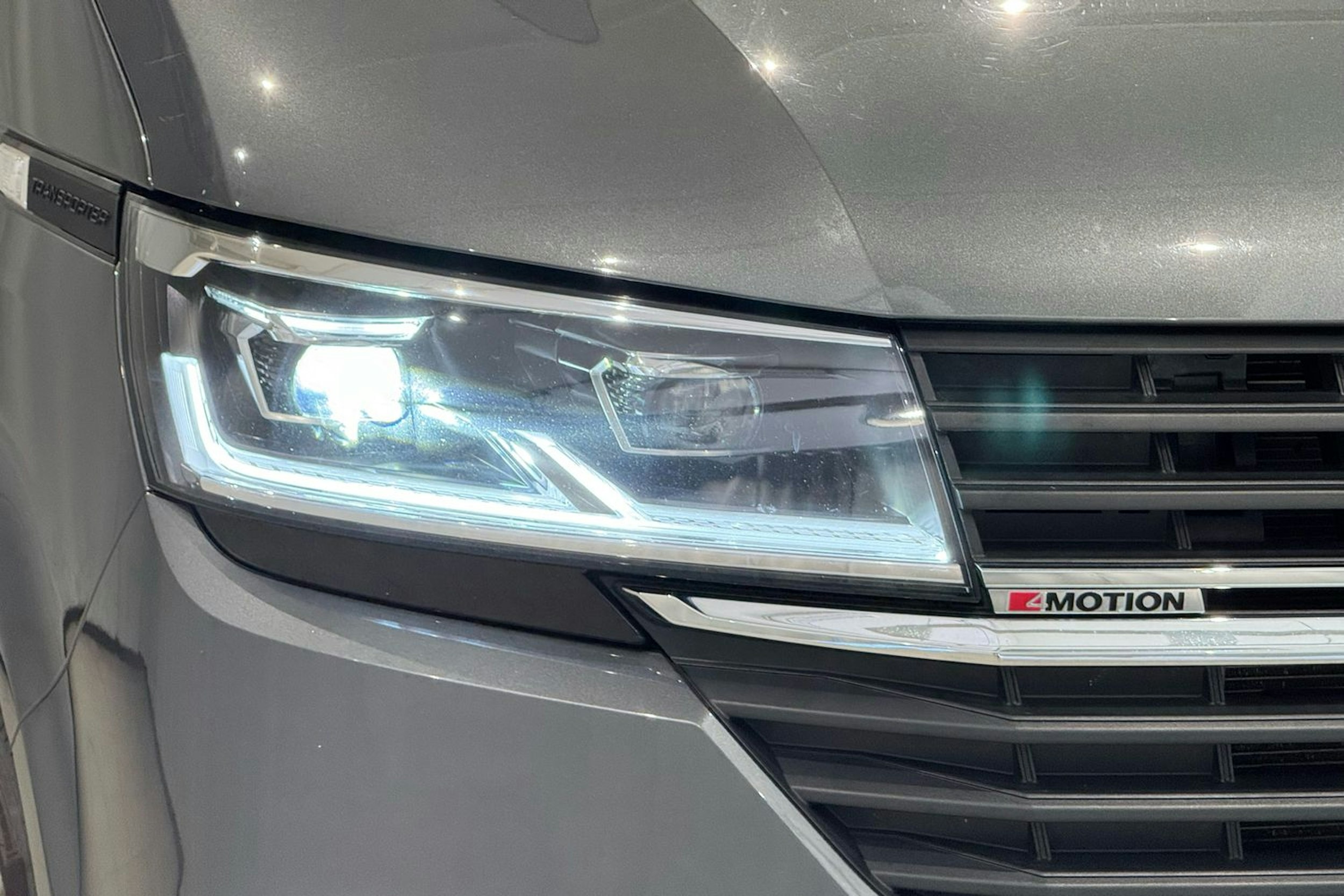 met. harmaa Volkswagen Transporter 2022 kuva 12.