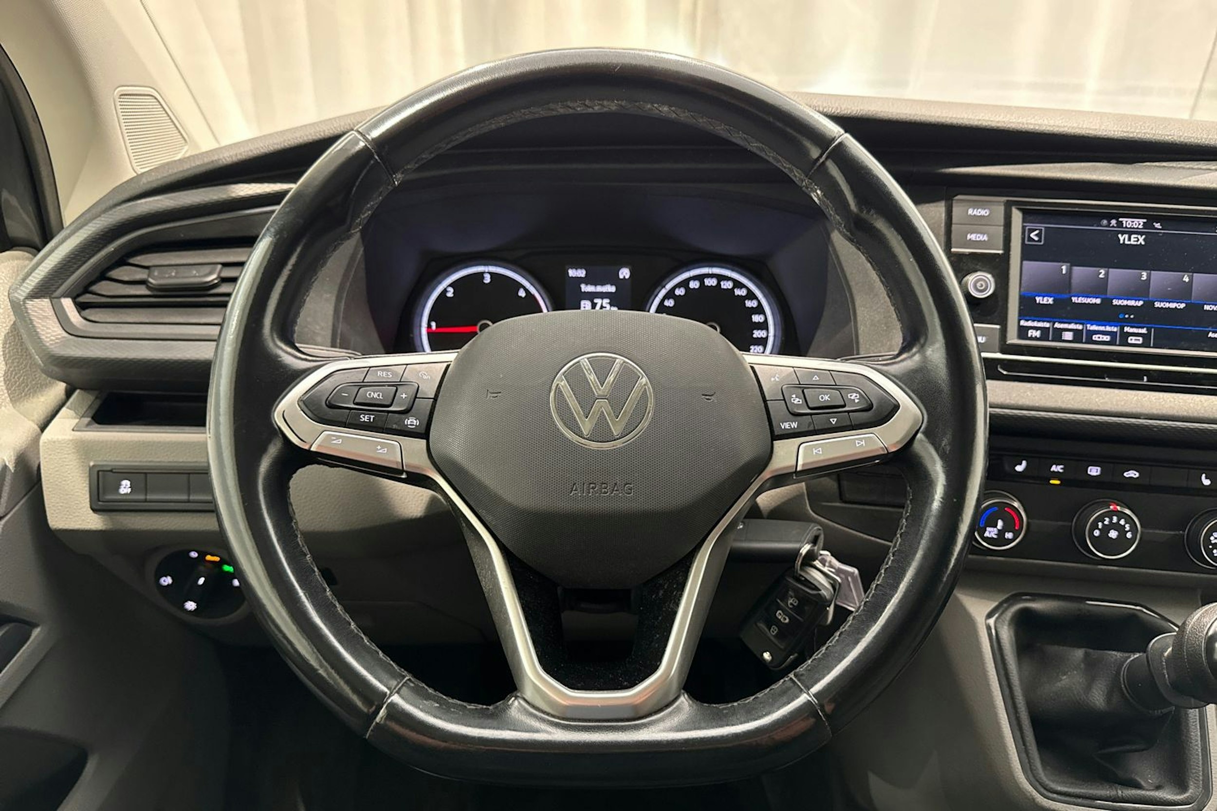 met. harmaa Volkswagen Transporter 2022 kuva 13.