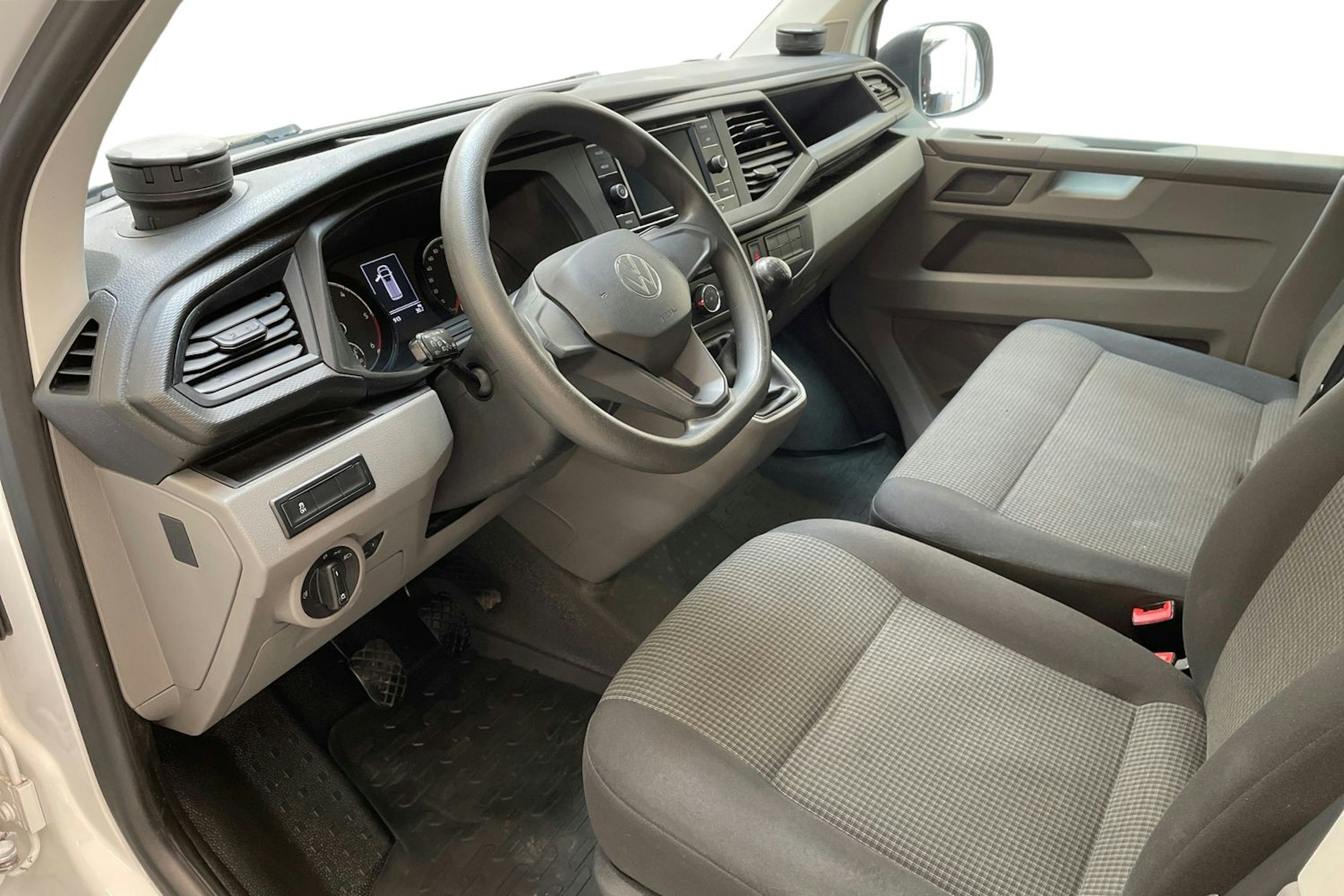 valkoinen Volkswagen Transporter 2022 kuva 7.
