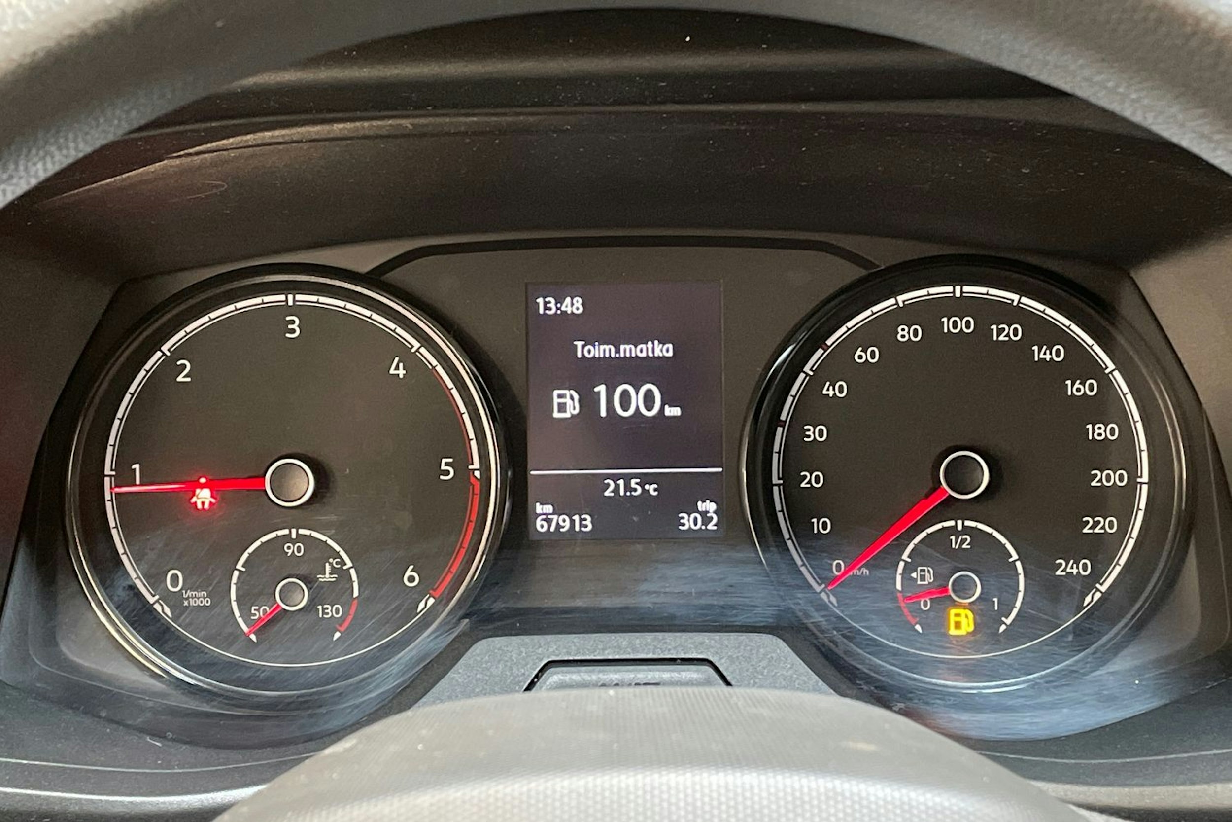 valkoinen Volkswagen Transporter 2022 kuva 17.