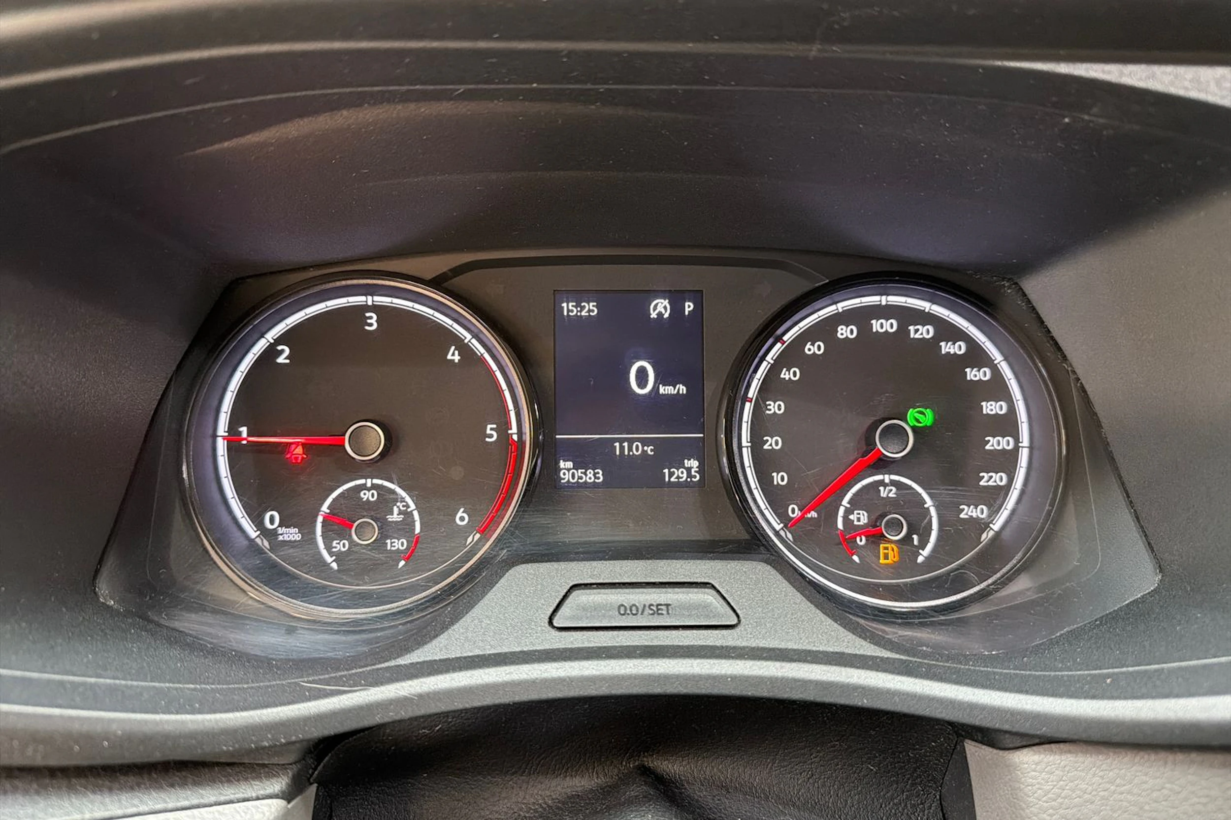 valkoinen Volkswagen Transporter 2022 kuva 13.