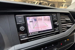 valkoinen Volkswagen Transporter 2022 kuva 18.