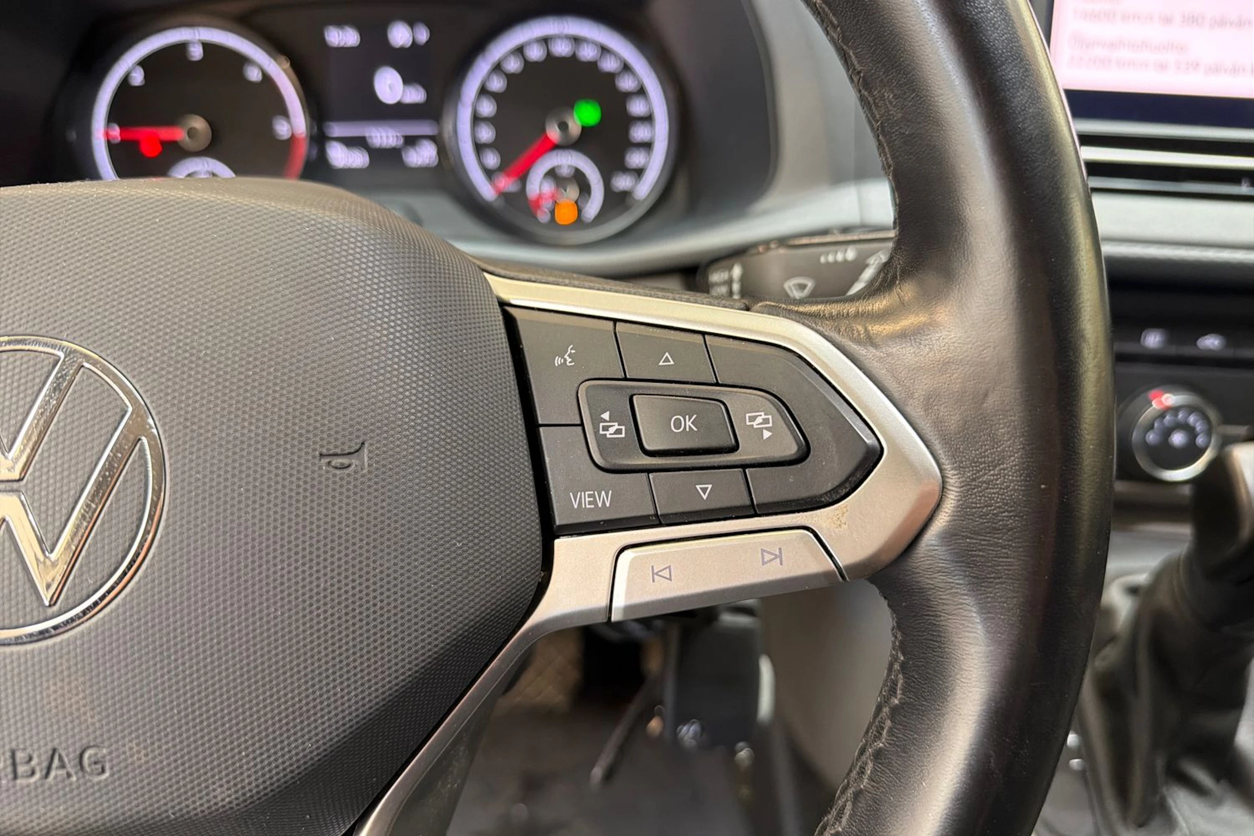 valkoinen Volkswagen Transporter 2022 kuva 21.