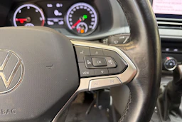 valkoinen Volkswagen Transporter 2022 kuva 21.