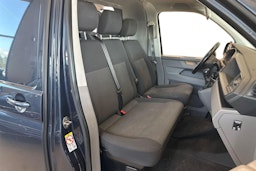 sininen Volkswagen Transporter 2022 kuva 10.