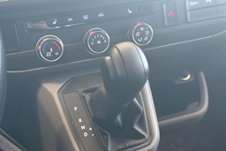 sininen Volkswagen Transporter 2022 kuva 19.