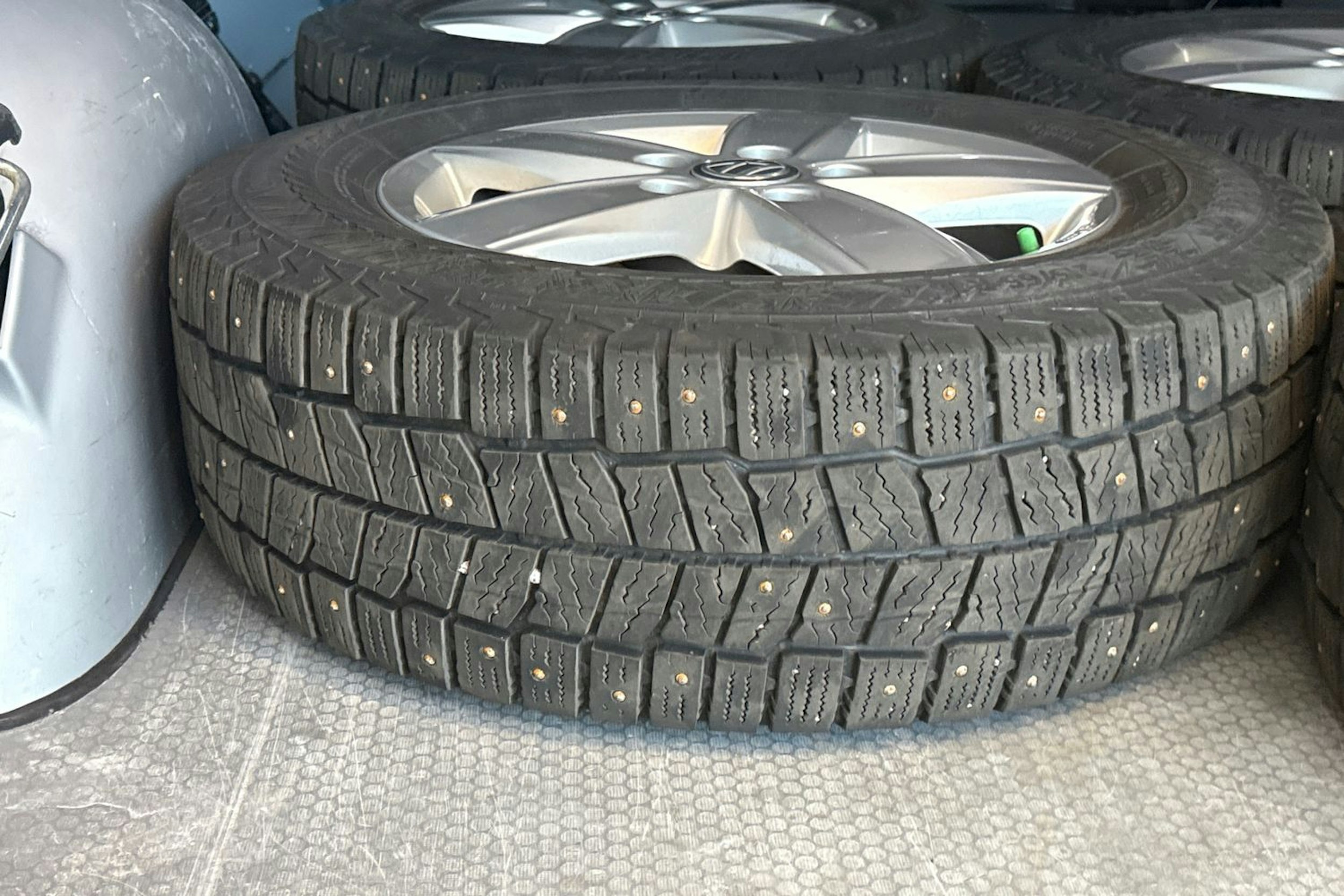 sininen Volkswagen Transporter 2022 kuva 27.